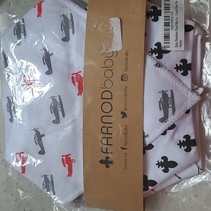 New in package never used set of 4 Franodbaby baby Bandana drool bibs
